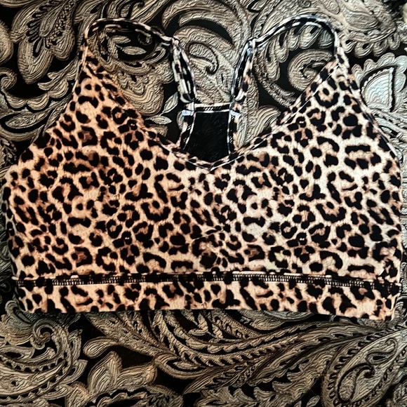 Zyia Leopard Set - Picture 2 of 10